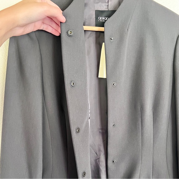 Vintage GIORGIO ARMANI F/W 1999 Wool Collarless Snap Button Blazer in Grey - Picture 6 of 9